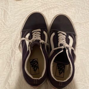 Navy blue low top vans